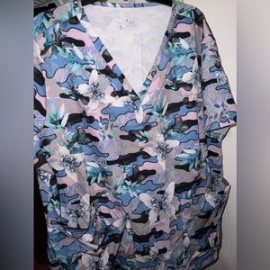 Womens 4x scrub top